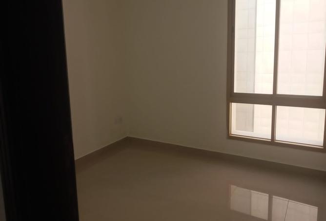 921331 - Property Image 2