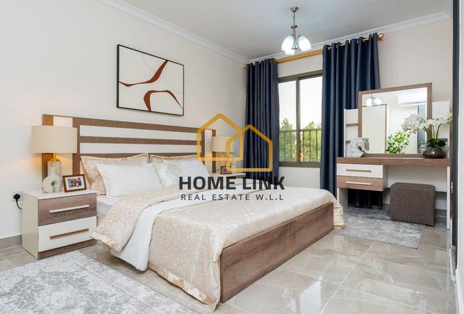 904828 - Property Image 2