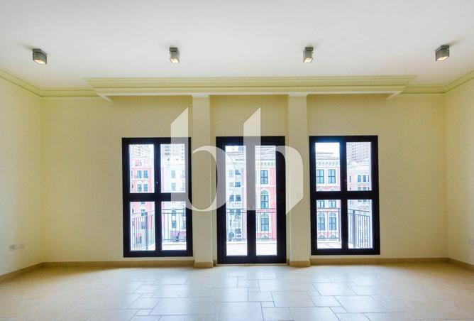 898839 - Property Image 2