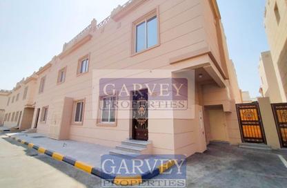 مجمع سكني - 6 غرف نوم - 6 حمامات للايجار في طريق سلوى - العزيزية - الدوحة