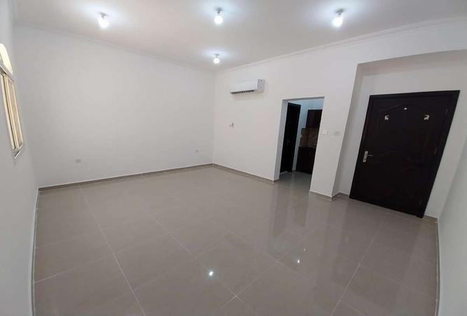 903796 - Property Image 3