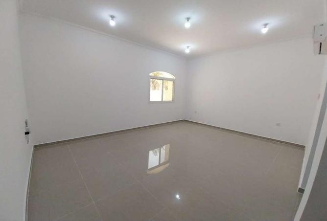 903793 - Property Image 3