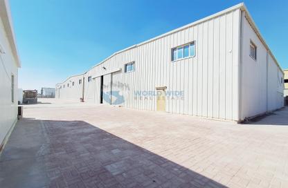 Warehouse - Studio - 2 Bathrooms for rent in East Industrial Street - Birkat Al Awamer - Al Wakra