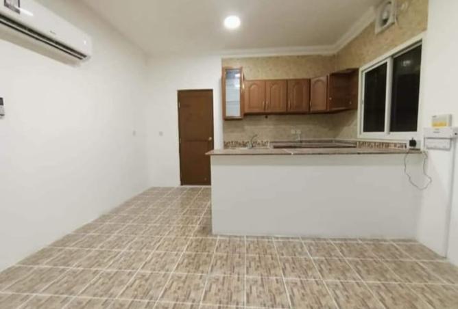 906555 - Property Image 2