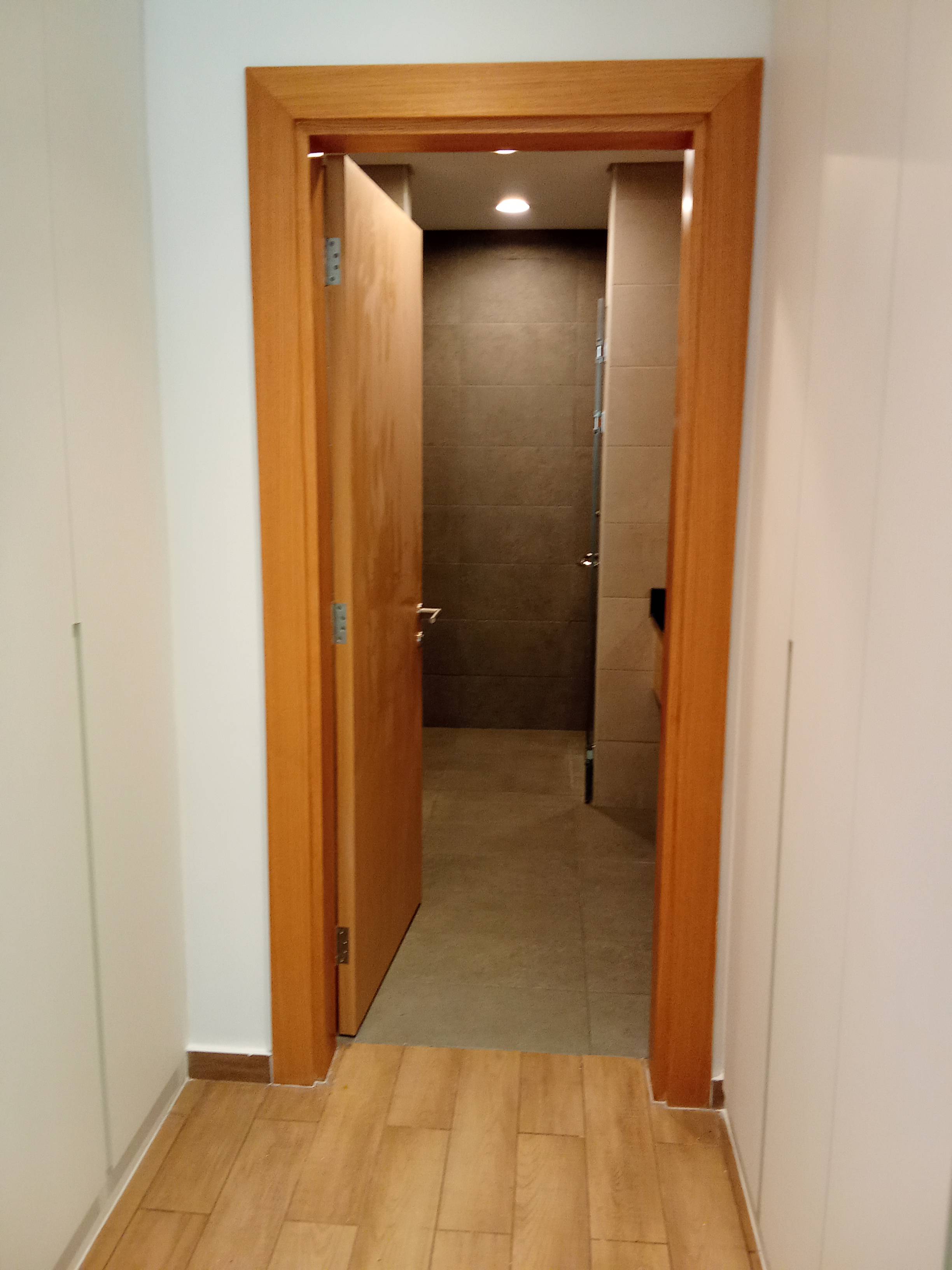 Spacious 1BHK Apartment, Floresta (Bills included) thumbnail 5