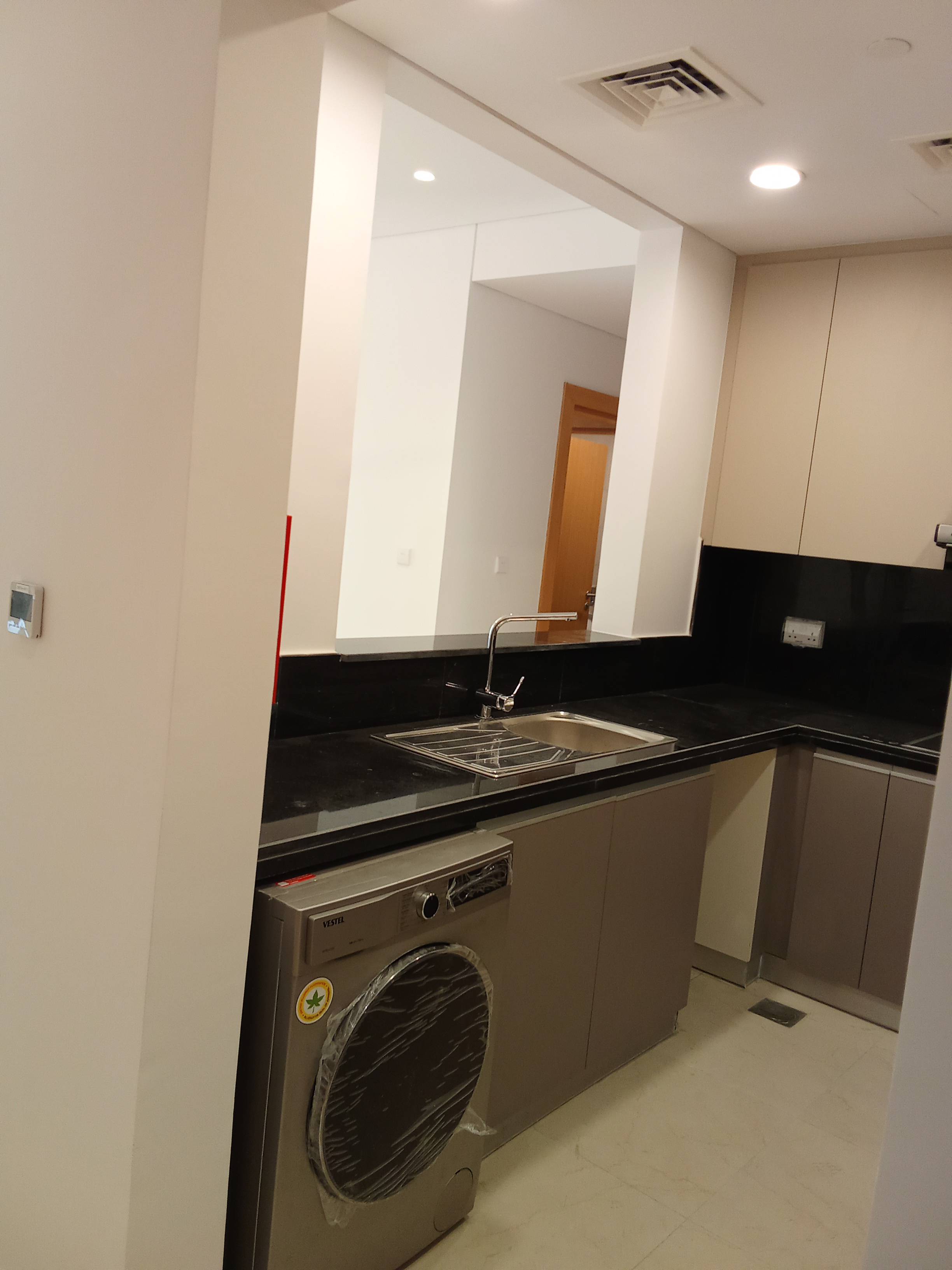 Spacious 2BHK + Maid Apt (Prorated 14 m + Bills) thumbnail 7