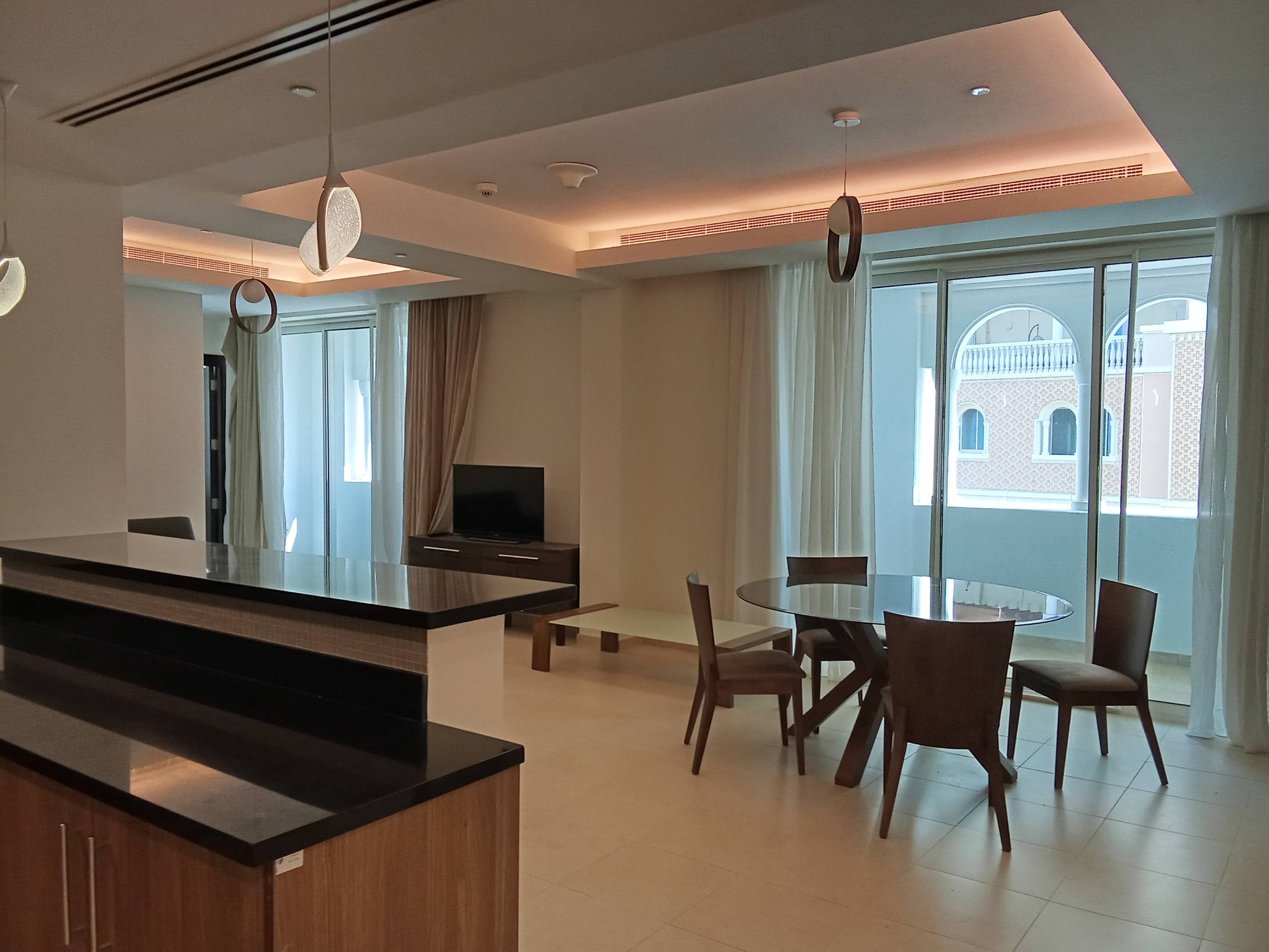 Spacious 1 BHK | Balcony | Prorated Bills Included thumbnail 2