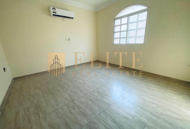 905843 - Property Image 3