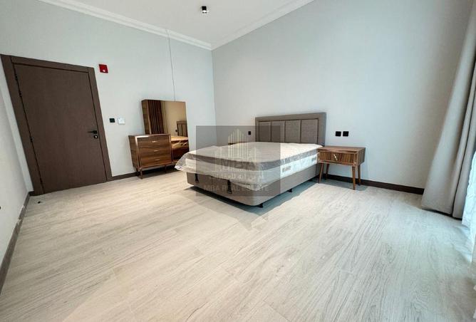 905992 - Property Image 2