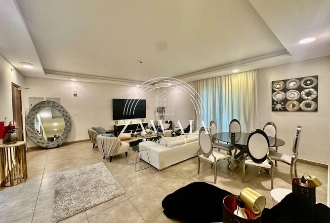 906573 - Property Image 2