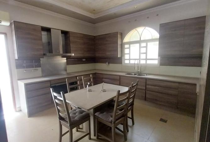 908182 - Property Image 3