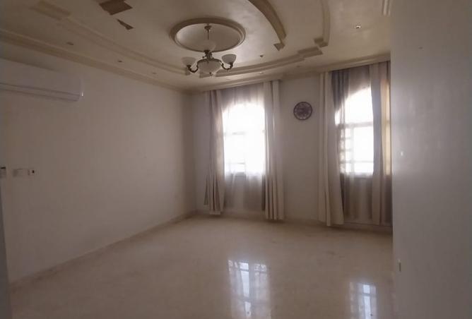 908182 - Property Image 2