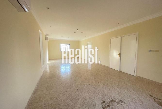 908461 - Property Image 2