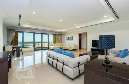 Apartment - 3 Bedrooms - 4 Bathrooms for rent in Regency Pearl 1 - Regency Pearl 1 - The Pearl Island - Doha