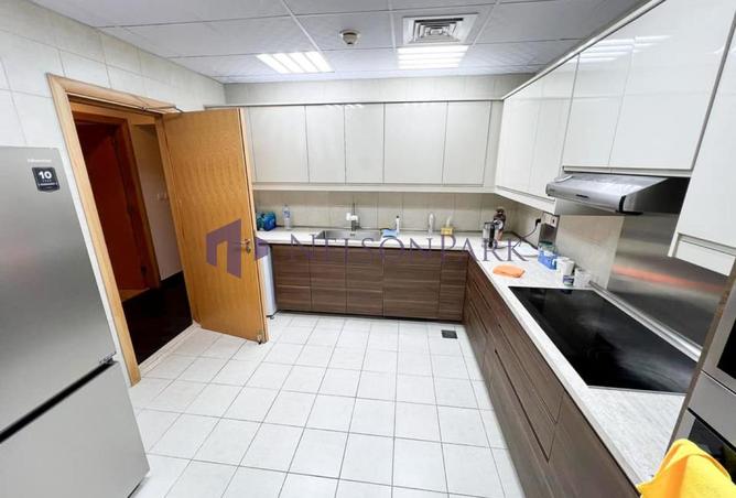 910443 - Property Image 2