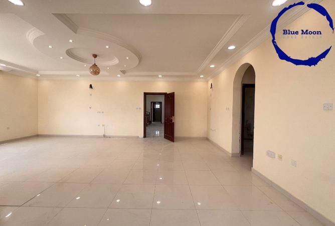 911485 - Property Image 3