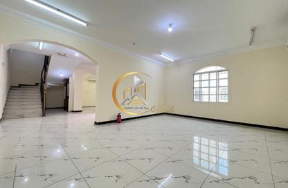 Villa - 5 Bedrooms - 4 Bathrooms for rent in Wadi Al Shaheeniya Street - Ain Khaled - Doha Villa - 5 Bedrooms - 4 Bathrooms for rent in Wadi Al Shaheeniya Street - Ain Khaled - Doha