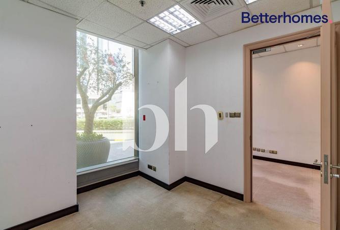 912071 - Property Image 3