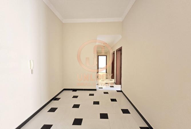 912407 - Property Image 3