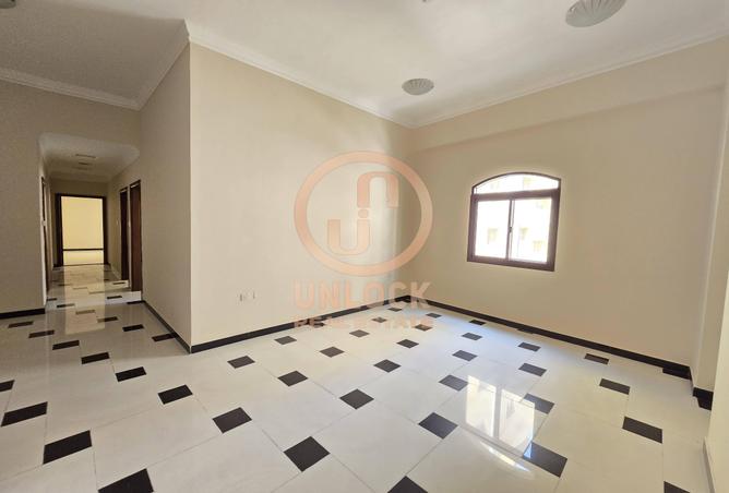 912407 - Property Main Image