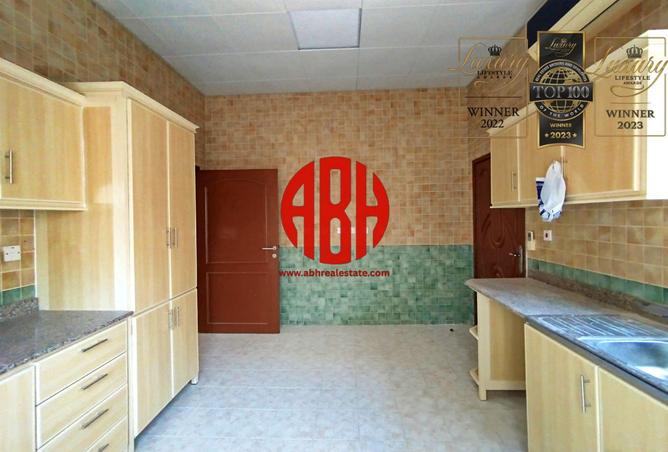 912101 - Property Image 3