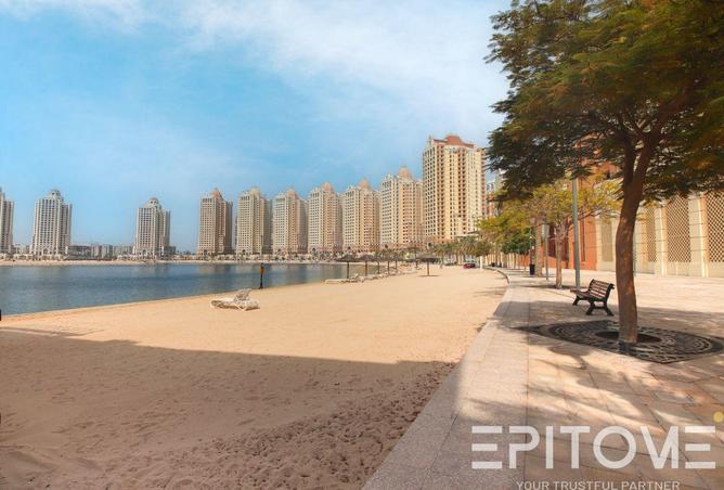 913008 - Property Image 2