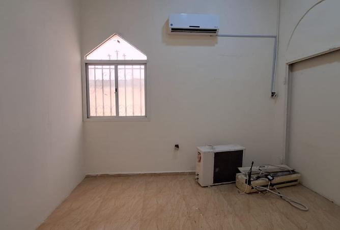 915628 - Property Image 2