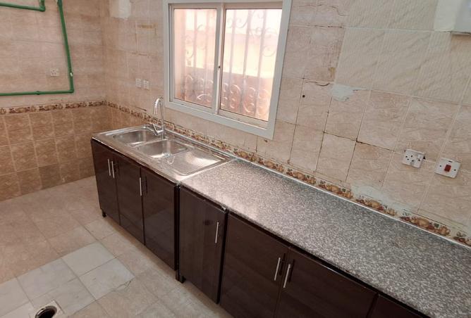 915628 - Property Image 3