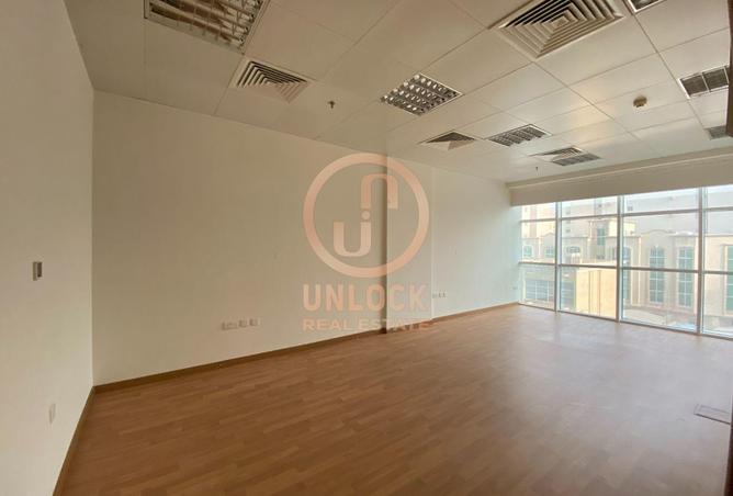 914205 - Property Image 3