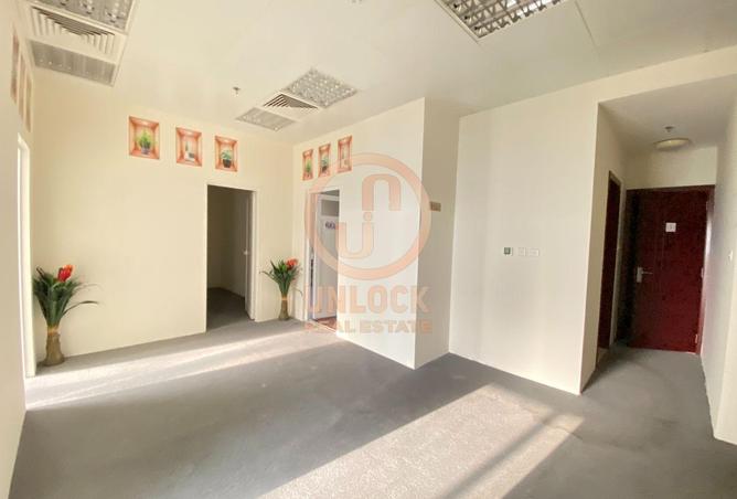 914225 - Property Image 3