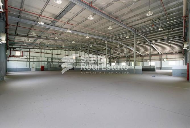 915056 - Property Image 2