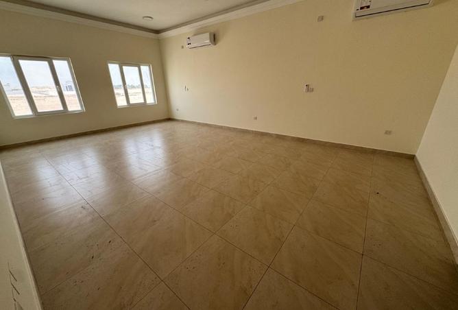 915214 - Property Image 3