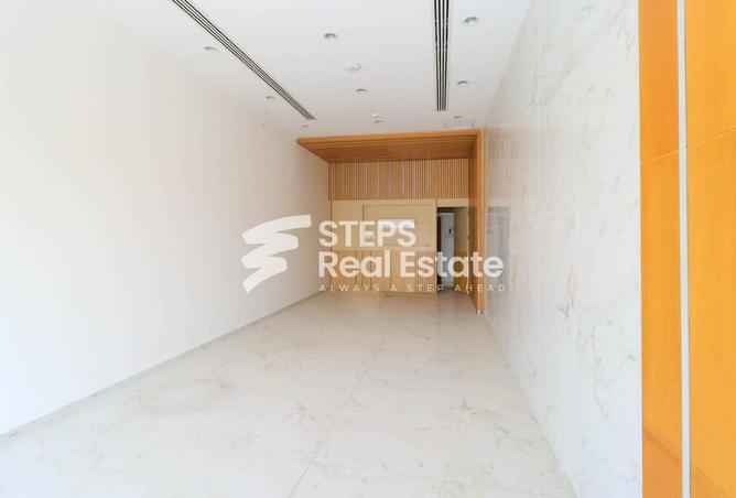 963205 - Property Image 2