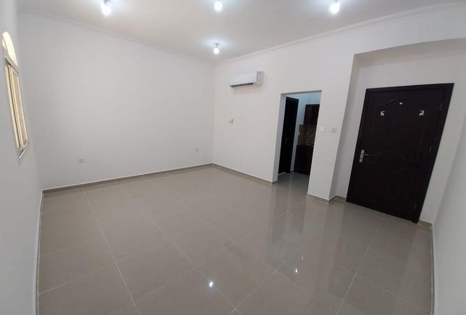 919954 - Property Image 2