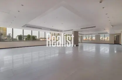 محل - استوديو - 1 حمام للايجار في مبنى رمادا التجاري - شارع الروابي - المنتزه - الدوحة