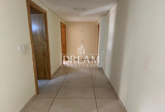 859573 - Property Image 2