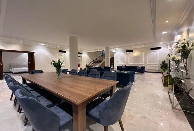 981737 - Property Image 2