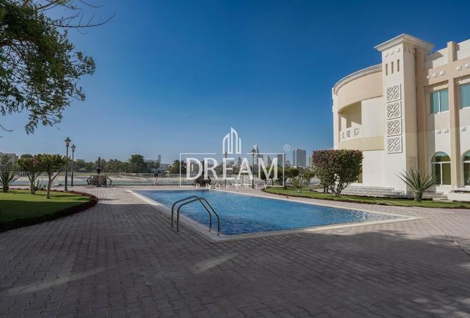 872548 - Property Image 2