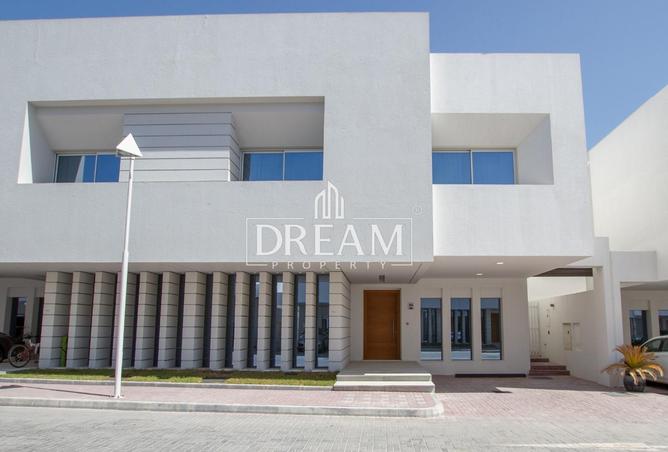 884482 - Property Main Image