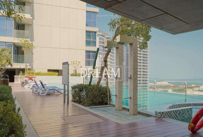 912153 - Property Image 2