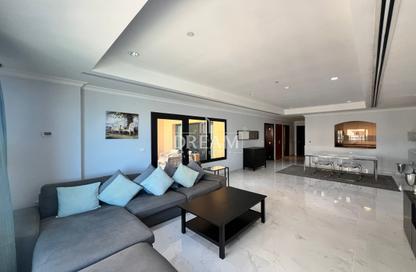 Apartment - 1 Bedroom - 2 Bathrooms for rent in Porto Arabia - The Pearl Island - Doha