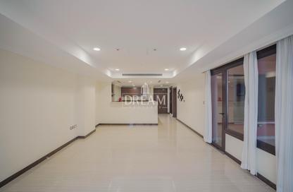 Apartment - 1 Bedroom - 2 Bathrooms for rent in Marina Gate - Porto Arabia - The Pearl Island - Doha