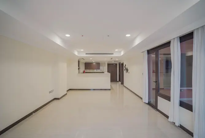 921351 - Property Image 2