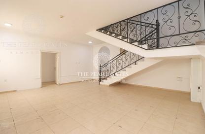Staff Accommodation - 6 Bedrooms - 5 Bathrooms for rent in Al Markhiya Street - Al Markhiya - Doha