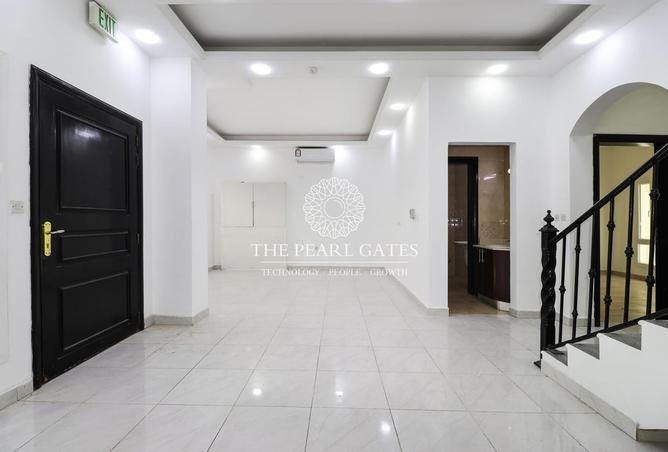 885992 - Property Image 3