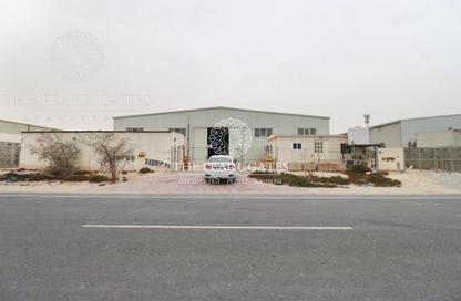 Warehouse - Studio - 2 Bathrooms for sale in East Industrial Street - Birkat Al Awamer - Al Wakra