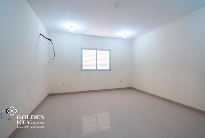 899879 - Property Image 2