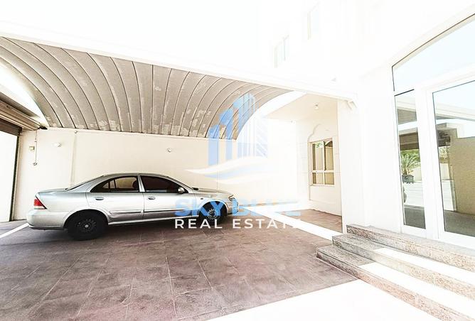 856301 - Property Image 2