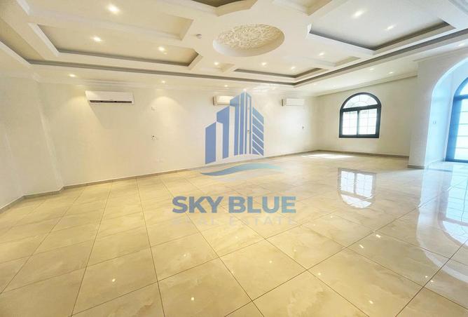 885431 - Property Image 3