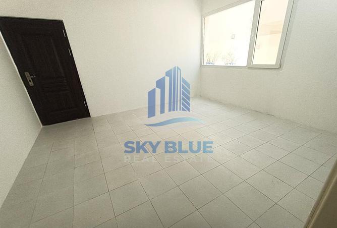 912428 - Property Image 2